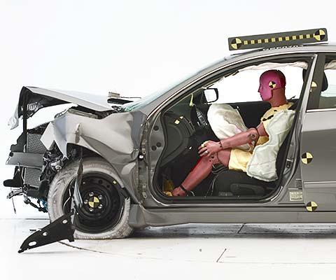 Crash dummy effect in car crash